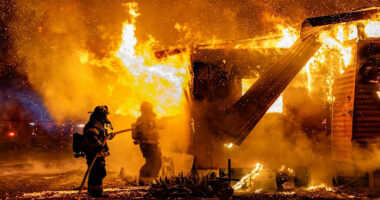 Marion County firefighters tackle two-structure fire in Ocklawaha