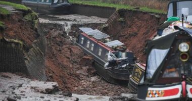 Massive sinkhole in England swallows canal boats