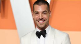 Celebrity Net Worth logo