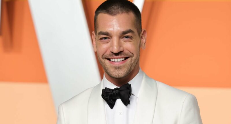 Celebrity Net Worth logo