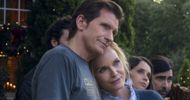 Michelle Pfeiffer's 2025 Christmas Comedy On Prime Video Highlights An Important Holiday Hero