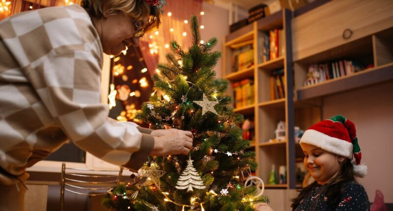 NHS shares alert over 'warning signs' in family members at Christmas