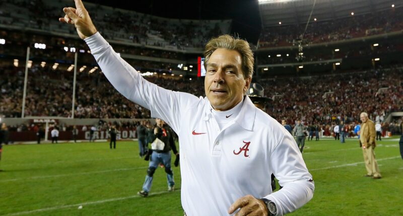 Celebrity Net Worth logo