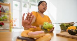 One snack reduces cravings for sweets and fast foods in young people finds study