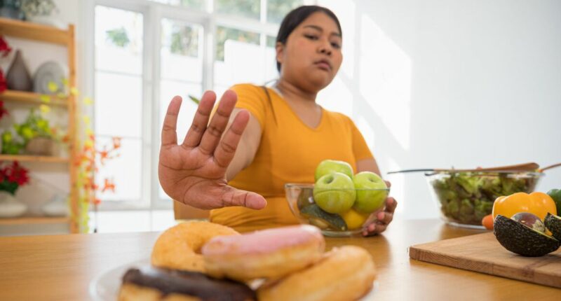 One snack reduces cravings for sweets and fast foods in young people finds study