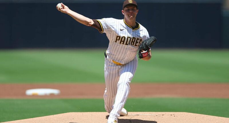 Celebrity Net Worth logo