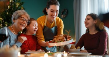 People told 'do not consume' mince pies amid 'health risk' fears