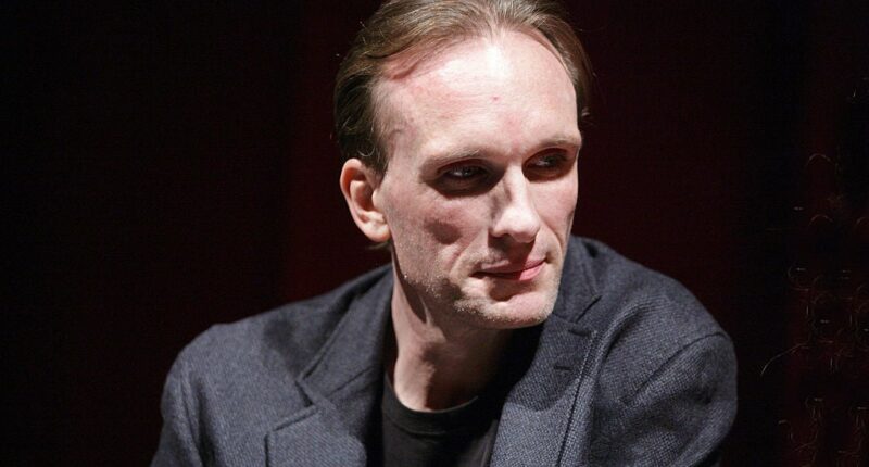 Celebrity Net Worth logo