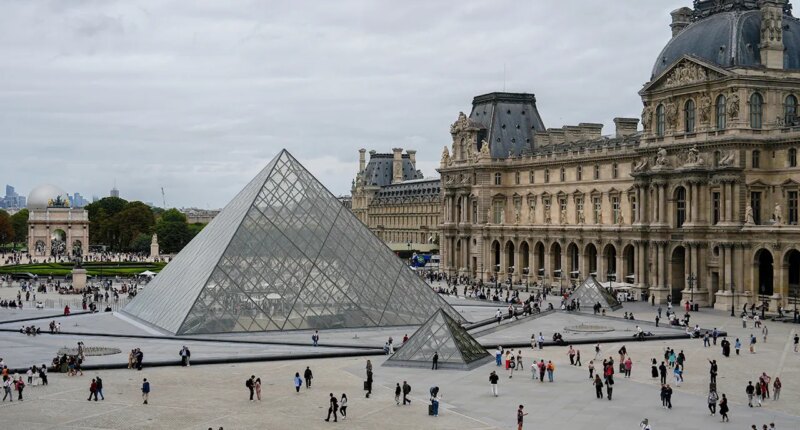 Pipe burst at Louvre damages 300-400 rare books in Egyptian antiquities library collection