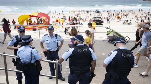 Police to carry guns 'you haven't seen before' at Sydney NYE celebrations