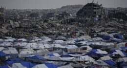 Qatari leader says the Gaza ceasefire is at a critical moment