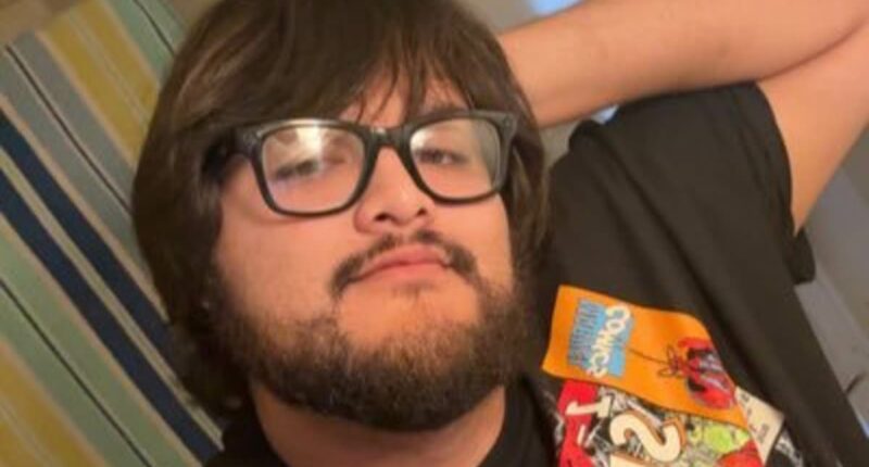 Rage-baiting influencer hands out MACHETES to homeless people