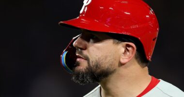 Reds Send 4-Word Kyle Schwarber Message With Phillies Decision Looming