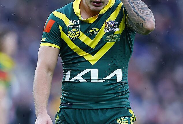 Reece Walsh (pictured) has been snubbed from this year's International Rugby League Golden Boot award