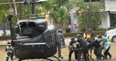 Renewed Thailand-Cambodia border fighting displaces hundreds of thousands