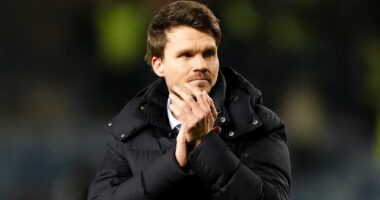 Rohl urges Rangers to be more ruthless after watching Ibrox men scrap their way to third place with unconvincing win over Hibs