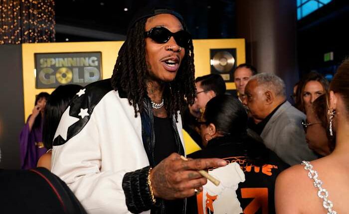 Romanian court sentences US rapper Wiz Khalifa to 9 months for drug possession