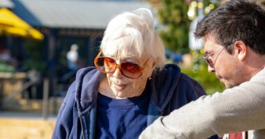 Shirley MacLaine, 91, sips cocktails at beloved Malibu hangout