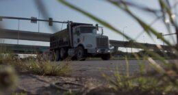 Should Florida truck drivers be required to take CDL testing, instruction in English?