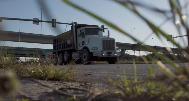 Should Florida truck drivers be required to take CDL testing, instruction in English?