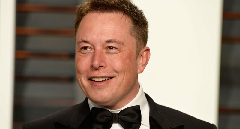 Celebrity Net Worth logo