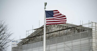 Supreme Court weighs campaign finance limits in GOP-backed challenge