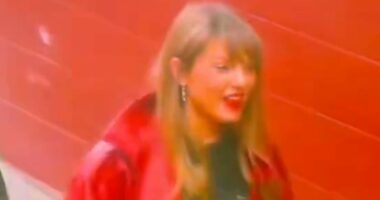Taylor Swift spreads Christmas cheer at Travis Kelce's Chiefs game