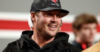 Celebrity Net Worth logo