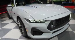 Trump plans to weaken vehicle mileage rules that limit air pollution