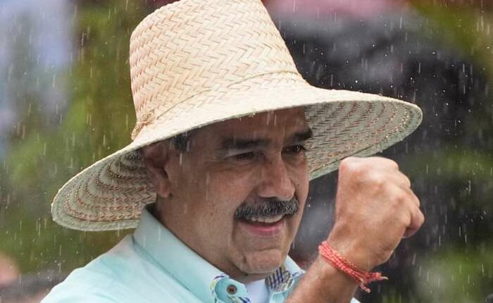 US sanctions Venezuelan President Maduro's 3 nephews as pressure campaign ratchets up