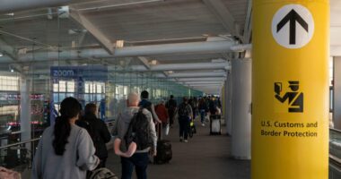 U.S. to require foreign tourists to submit 5 years of social media history