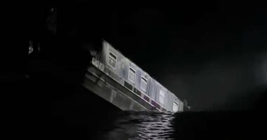 Video shows canal boat sinking after catastrophe in the night