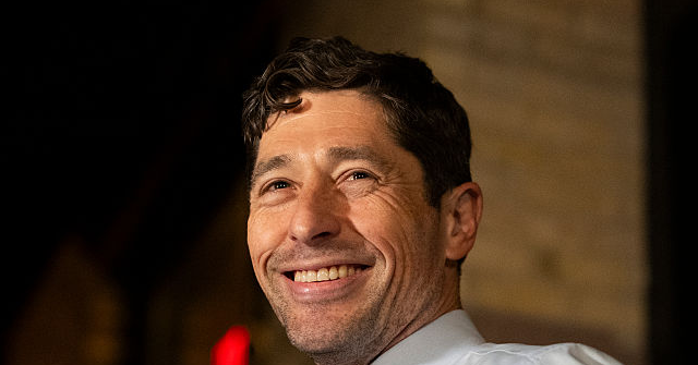 Watch: Video Resurfaces of Minneapolis Mayor Jacob Frey Performing Somali Dance in 'I Love Somalia' T-Shirt