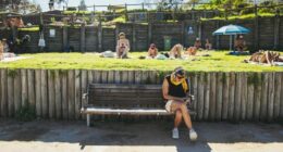 Hot Weather, Heat wave, Beach, cooling off, sweltering, unbearable heat, hot. Sydneysiders flock to Bondi Beach to cool off in the cold waters as temperatures are set to soar throughout the day, Sunday 21st of January 2024