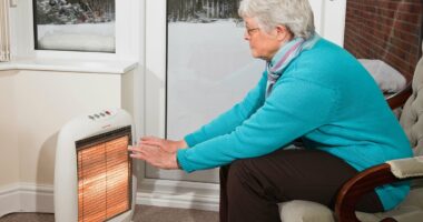 Wiggle your toes to stay warm ahead of Arctic blast, says council