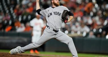 Yankees re-signing Paul Blackburn to one-year deal