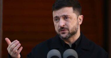 Zelenskyy heads to London for talks with European allies on peace plan and security