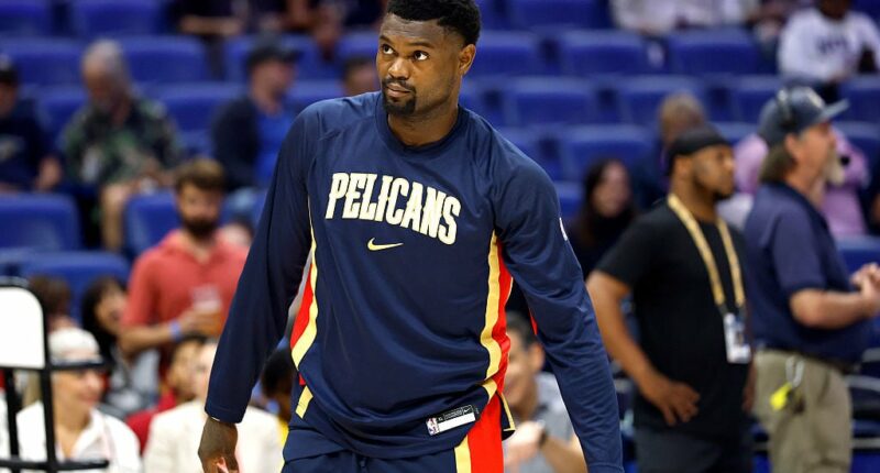 Celebrity Net Worth logo