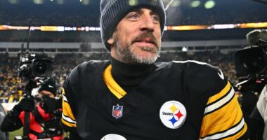Aaron Rodgers returns to NFL playoffs vs. Texans after fulfilling the Steelers’ ‘vision’