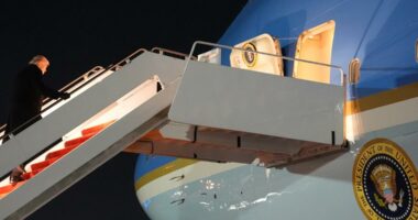 Air Force One returns to Washington area due to minor electrical issue, White House says