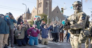 Anti-ICE mob storms Minnesota church over pastor's alleged ties to immigration enforcement
