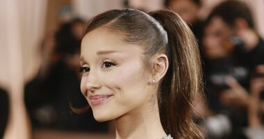 Ariana Grande leaves Wicked behind with the return of her ponytail