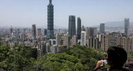 Asia markets trade mixed after Wall Street rallies