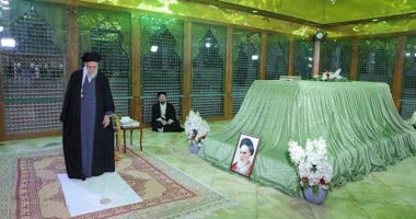 Blast in Iran port city kills 1, wounds 14 before Strait of Hormuz naval drill watched by US