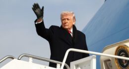 Bond sell-off accelerates as Trump ramps up tariff threats