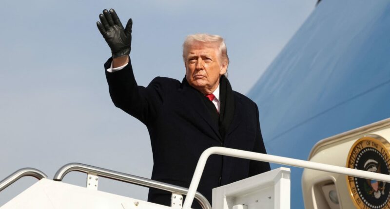 Bond sell-off accelerates as Trump ramps up tariff threats