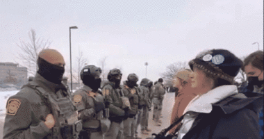 Border Patrol agent hugs protester in heartwarming moment caught on video during Minnesota operation