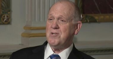 Border czar rips Virginia's new governor after she blocked ICE