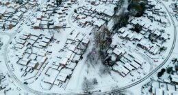 Britain may be hit with foot of snow as Met issues amber warning