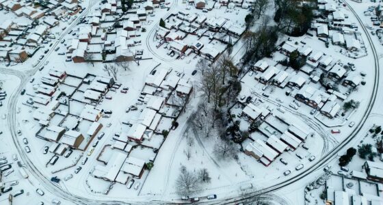 UK Braces for Significant Snowfall as Met Office Issues Amber Alert ...